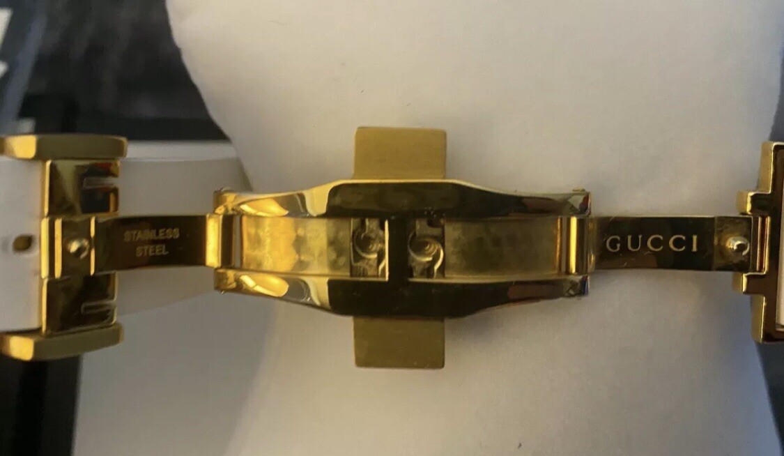 100% authentic Gucci 40mm Dive Watch w/ Rubber Strap, White ...