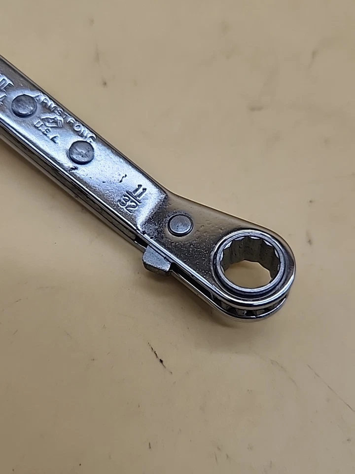 Llave de extremo de caja de trinquete reversible Armstrong 5/16 x 11/32" 12PT  Foto 3 de 4