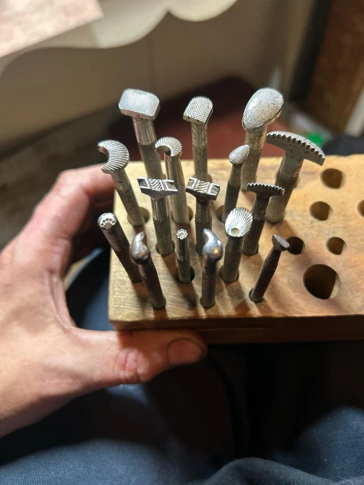 Herramienta de estampado de cuero, vintage anterior a 1963 Foto 3 de 3