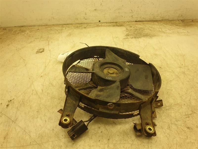 Conjunto de condensador de ventilador de motor de ventilador de radiador para Toyota 4 Runner 90-95 Foto 4 de 4