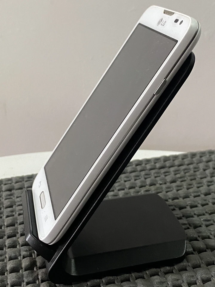 LG L70 D320N 4GB White Android Smartphone Faulty - Image 2 of 4