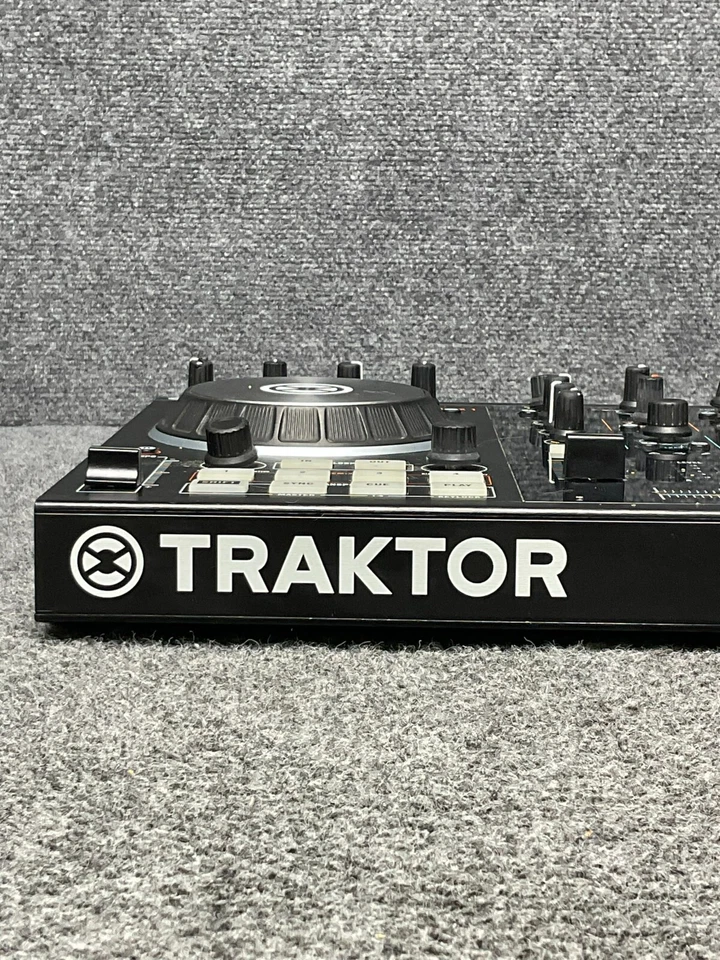Native Instruments Traktor Kontrol S2 MK2 🎧 2-Channel DJ Controller Black - Image 4 of 4