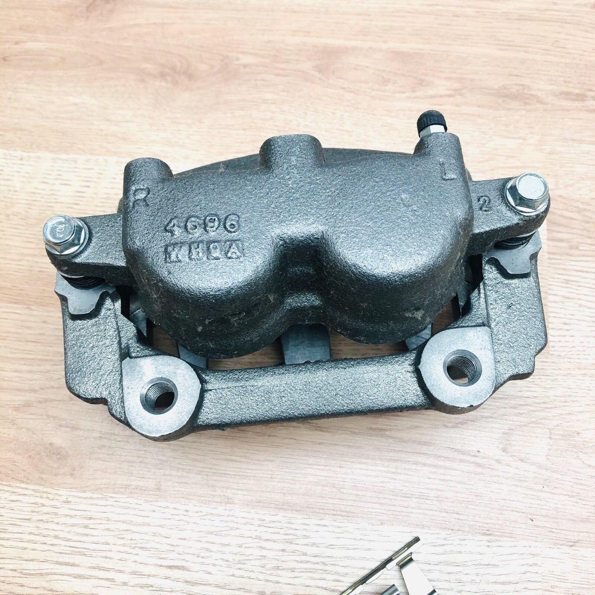 PAIRS WEAREVER 18-B4735 FT-LEFT -18-B4734-FT RIGHT BRAKE CALIPER 
