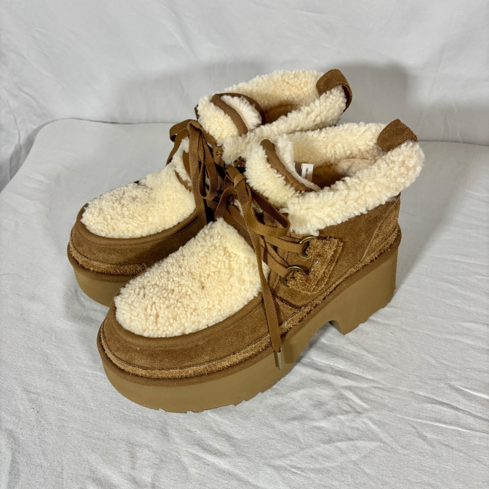 NEW UGG Classic New Heights Lace Up Wool SheepSkin Chestnut Suede Boot US 8/UK 6 image 4