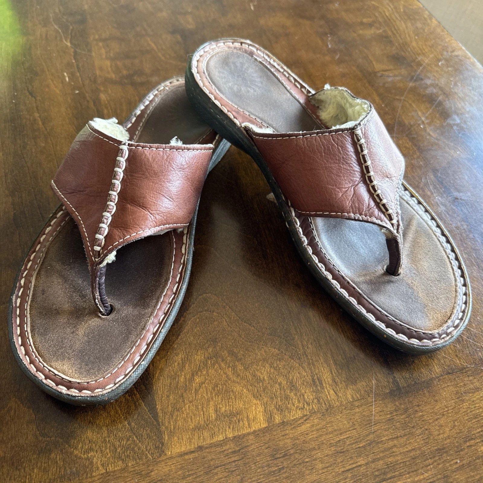 UGG Australia sandali donna 10 strati casual slip on tanga 5114 marrone scamosciato