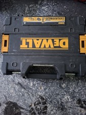 DEWALT  Schlagschrauber mit 2 Akku  und Ladeg...