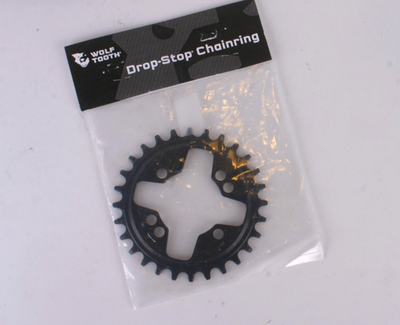 WOLF TOOTH ドロップストップ チェーンリング 64 BCD 28T NEW Wolf Tooth 64BCD Chainring 28t Drop-Stop A Universal Mount