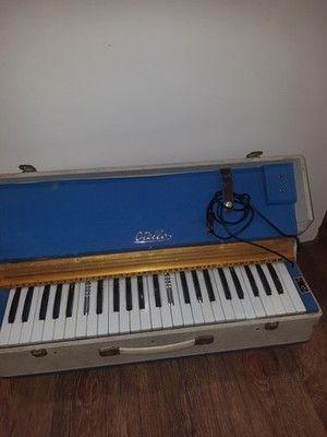 Vintage Otello 50er/60er Jahre tragbarer elektrischer Koffer Schilfrohrorgel Italien schaltet ein