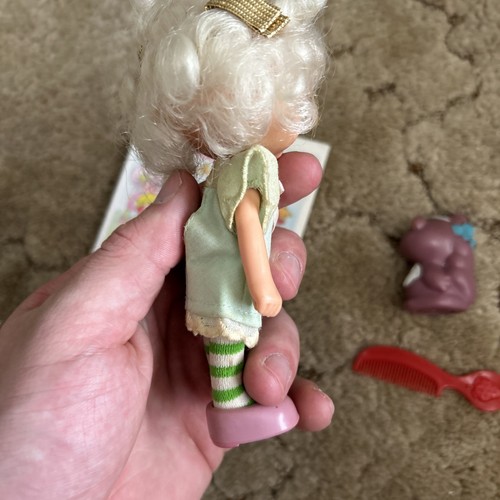 Pastel de ángel de fresa de colección con mofeta de souffle para mascotas y peine años 80 - Imagen 12 de 22