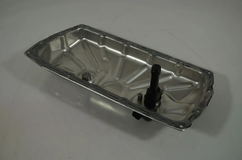 Cacerola de aceite inferior del motor V6 de 3,0 L OEM 06M103602Q Audi S5 B9 2018-19 S4 2018-24 Foto 4 de 4