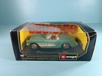 Bburago 1:24 Modellauto Chevrolet Corvette 1957 1524
