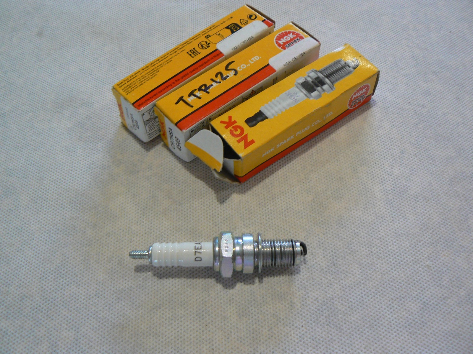 3 x CR7HSA 4549 NGK Resistor Nickel Spark Plug for ATVs Motorcycles - Japan