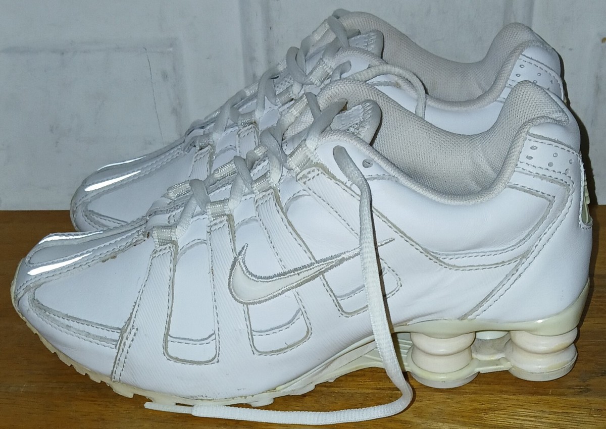 2007 Nike Shox 311079-112 Womens White Leather Running Shoes. Size