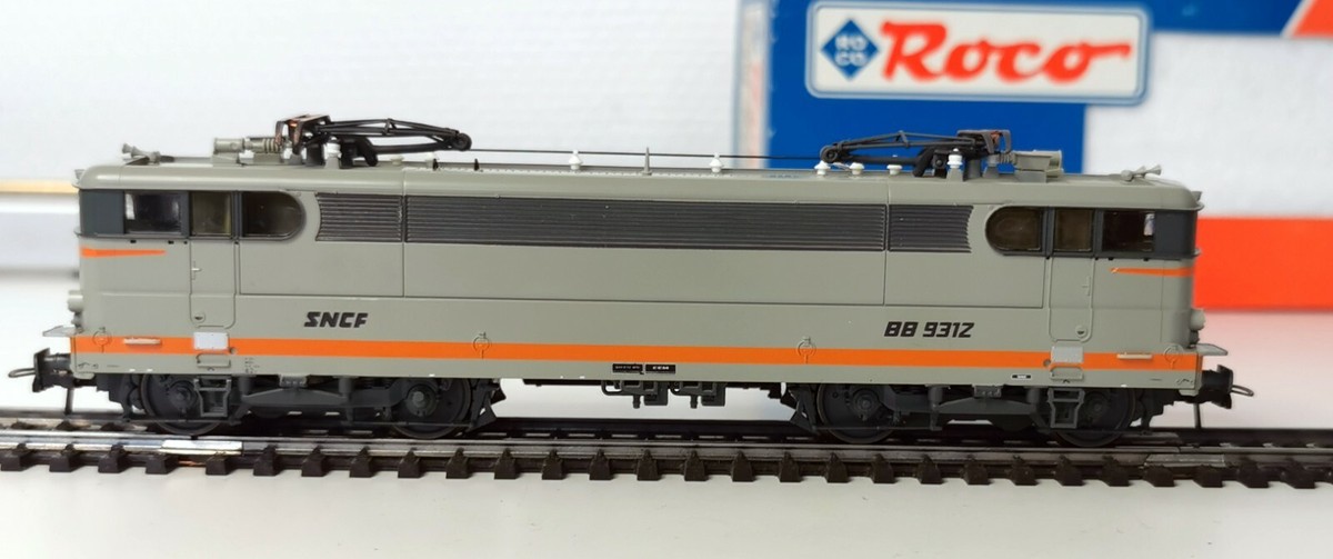 LOCOMOTIVE ÉLECTRIQUE BB25175 - Livrée « béton » Roco - 63548.2 - 1/87 EUR 238,42 - FR