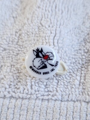 (3) Vintage 1989 5/8'' Warner Bros Looney Tunes Sylvester Cat Plastic Button