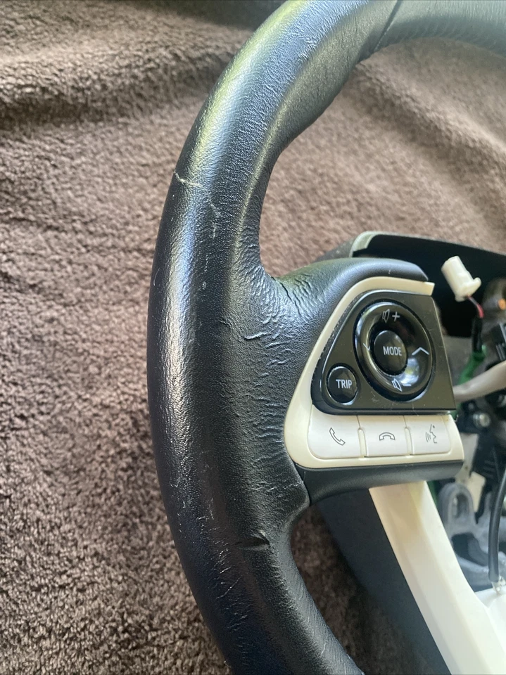 Volante Toyota Prius/Prius Prime 2016-2022 cuero blanco OEM Foto 3 de 4