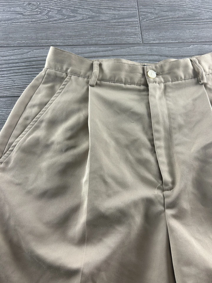 Callaway Golf Short Khaki Beige Women’s Size 8 Microfiber 100% Polyester Shorts - Imagem 2 de 4