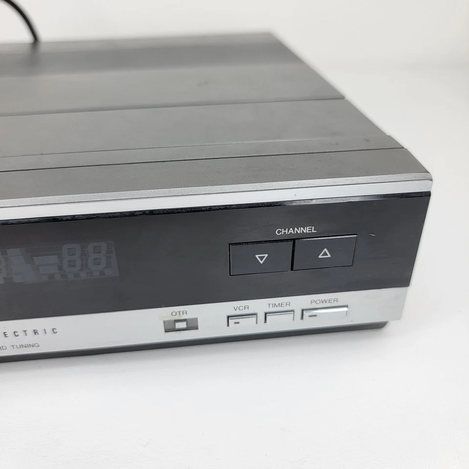 Vintage 1984 GE General Electric 1CVT640 VHS Videorecorder Tuner Adapter - Bild 2 von 4