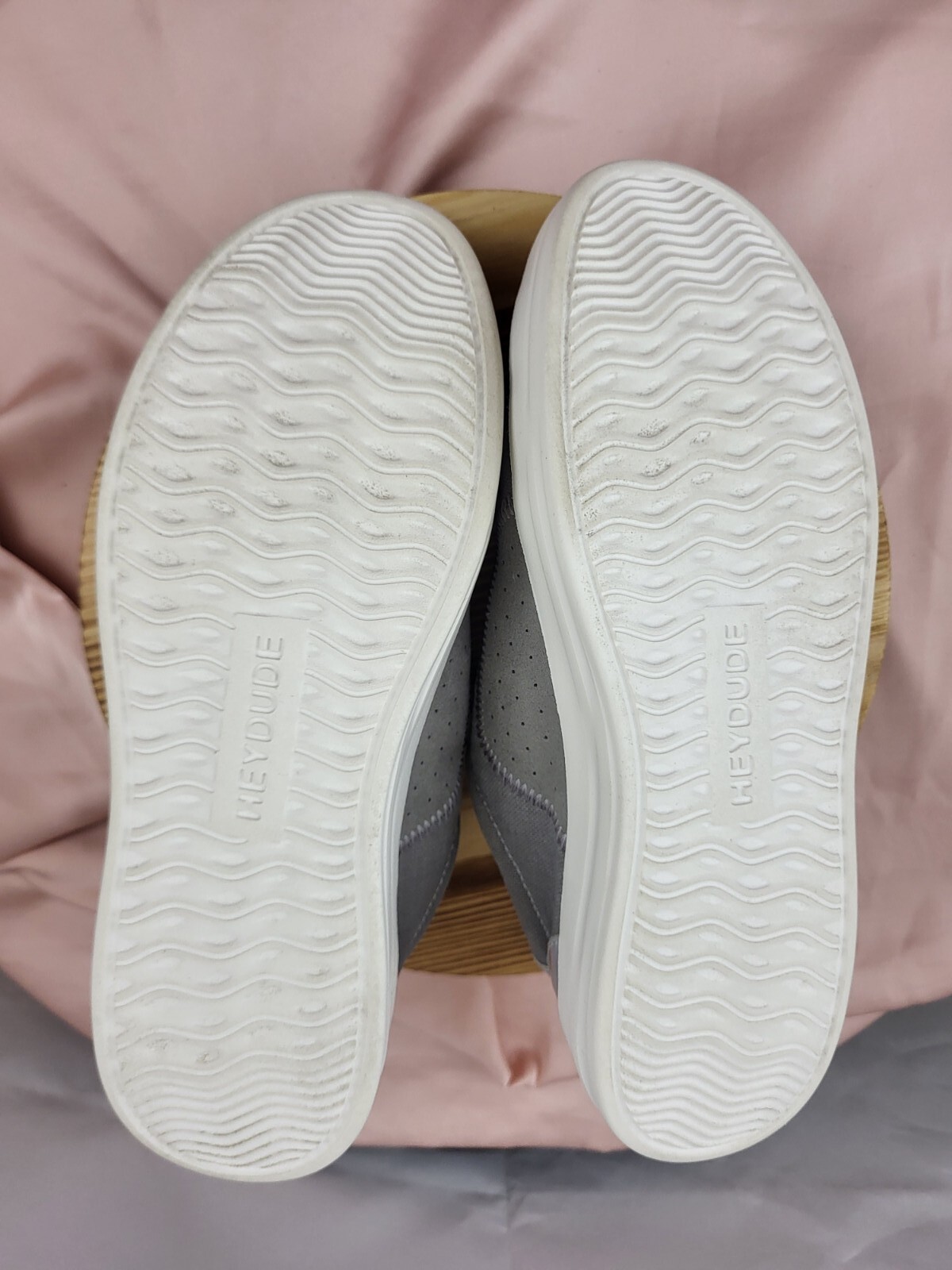 💜Hey DUDE Karina Silver Python Excellent Size 7 - image 5