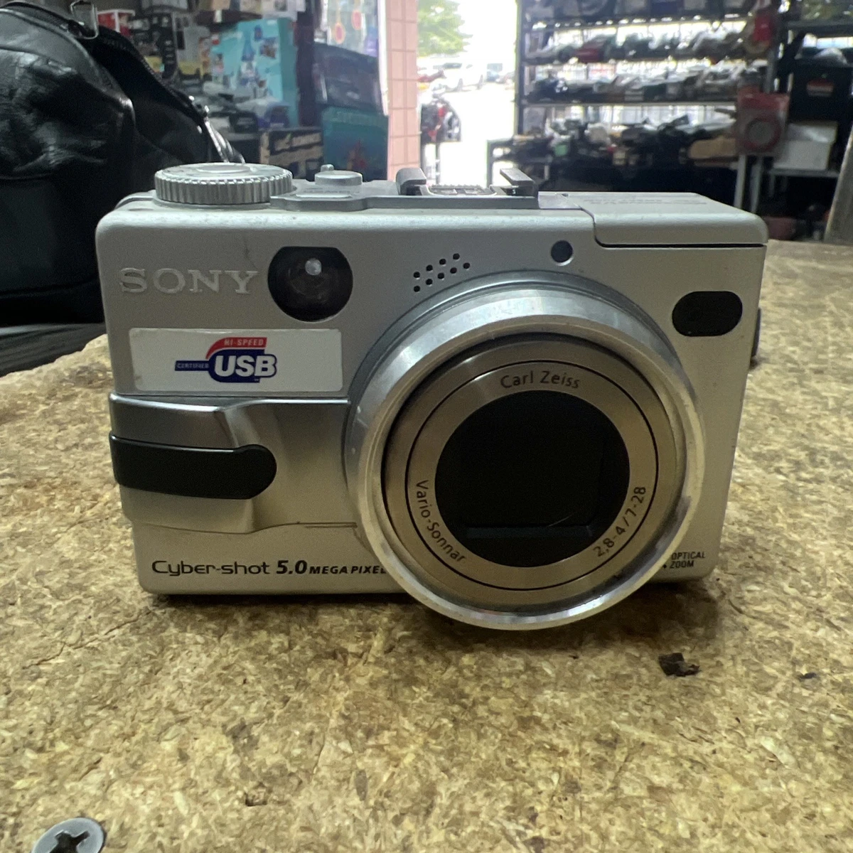 Sony Cyber-shot DSC-V1 Digital Cameras with DPOF Support for Sale