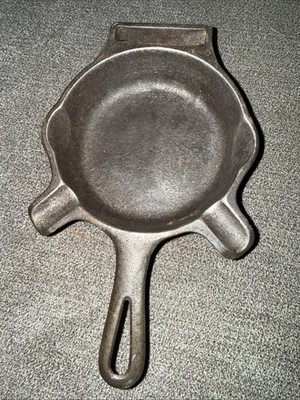 Rare 570 Griswold Ashtray with Match Holder. #00.