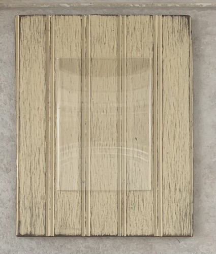 Hand-painted,rustic distressed wooden Beadboard picture frame Holds 4”x6” Yellow - Picture 2 of 5