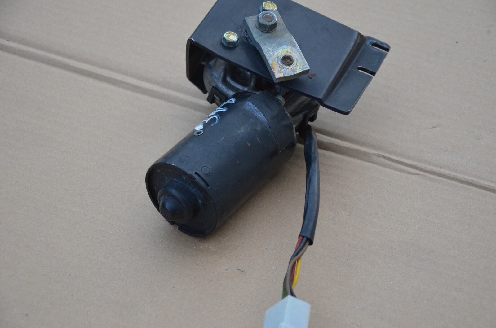 Ferrari 348 Windshield Wiper Motor Bosch with Bracket ONLY 6K MILES OEM