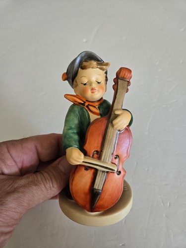 Goebel Hummel #186 "Sweet Music" - 5" Figur