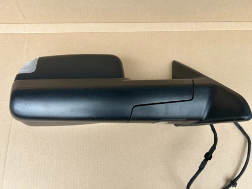 Original 2013 - 2018 Ram 1500 2500 3500 OEM NEW  Right Side Signal Towing Mirror