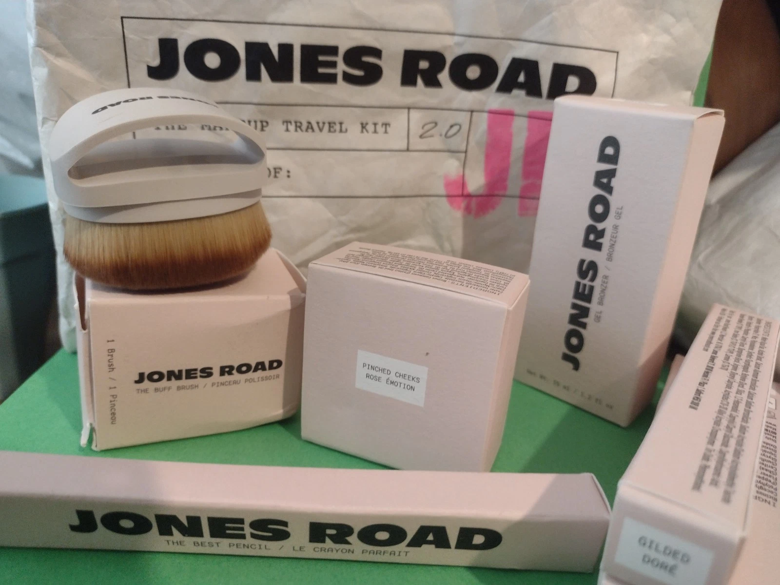 Jones Road Make-Up Travel Kit-NEW! inc Mini MB & BUFF BRUSH Content value £160!