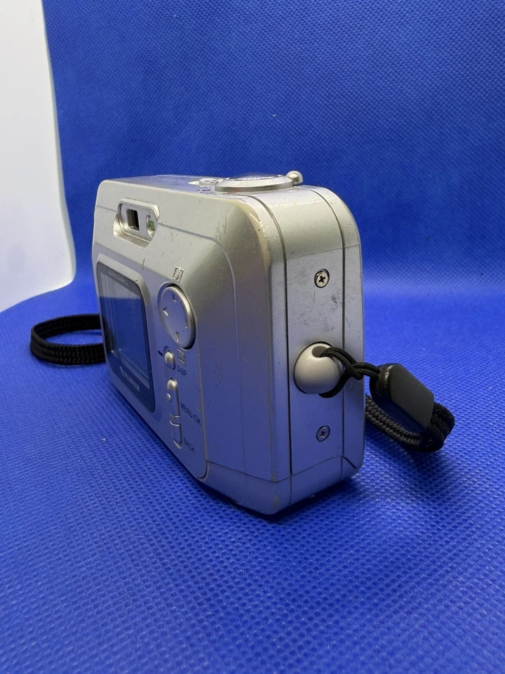 Fujifilm Finepix A201 Digital Camera 2.0MP Silver, photo 3 of 5