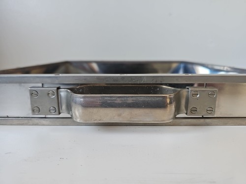 Bandeja para servir vintage de cromo y madera con detalle de cabeza de tornillo avellanada - Imagen 7 de 12