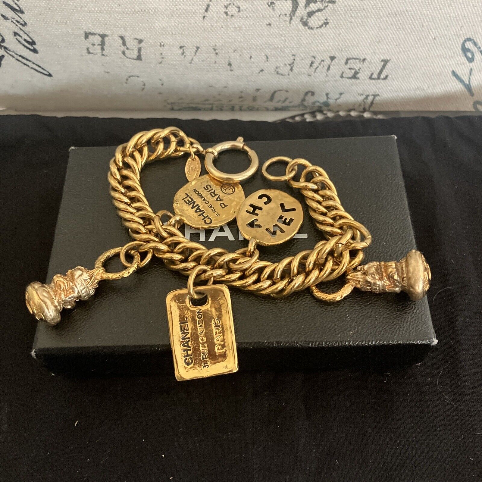 Authentic CHANEL Vintage GOLD 31 RUE CAMBON CHARM Bracelet RARE ❤️