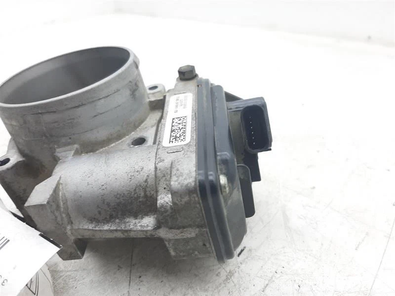 Cuerpo del acelerador 3,5 L 2009-2012 Ford Flex OEM 7T4Z9E926FA Foto 4 de 4