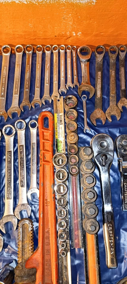 200+ ENORME LOTE ENCHUFES ARTESANOS TRINQUETE LLAVES Destornilladores Alicates Herramientas Más Foto 3 de 4