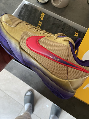 Nike Kobe Bryant V Protro x Undefeated Hall of Fame  EU 42.5 / US 9