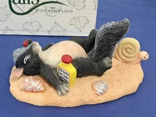 Charming Tails Figurine A Dat In The Sun Resin Skunk 2"tall 4" Long Original Box