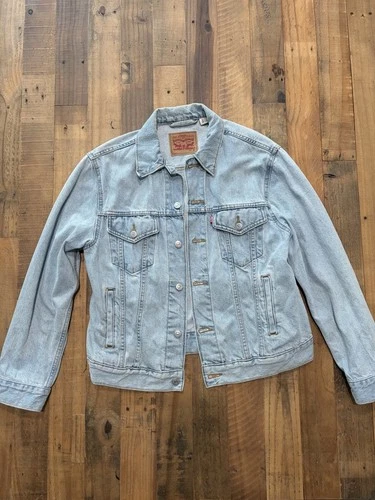 Levi's Denim Trucker Jacket Size Medium Light Wash Blue Jean Coat Red Tab video thumbnail