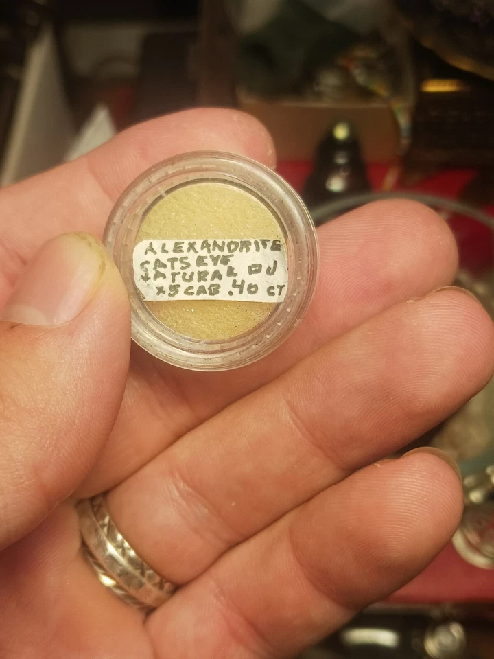 Cabachon ojo de gato alejandrita natural de 0,40 quilates Foto 2 de 2