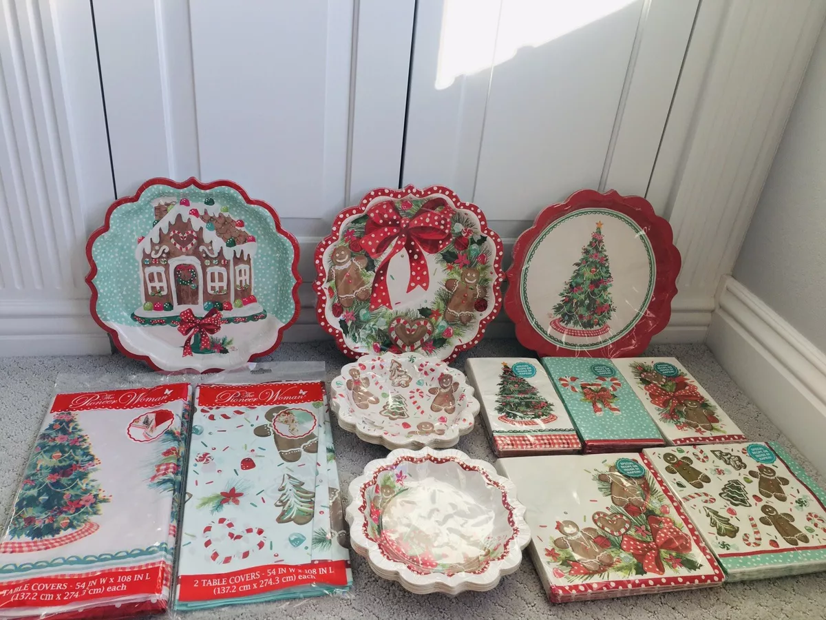 The Pioneer Woman Christmas Plates, Napkins, Bowls, Tablecloth