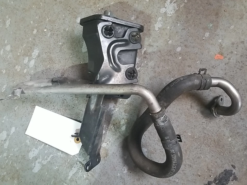 Depósito de bomba de dirección asistida para VW Volkswagen Jetta Beetle Passat 2006-2017 Foto 2 de 3