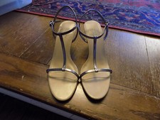 SIMPLY VERA Vera Wang T Strap 3" Heels Ankle Strap Sandals 7.5 Metallic Silver
