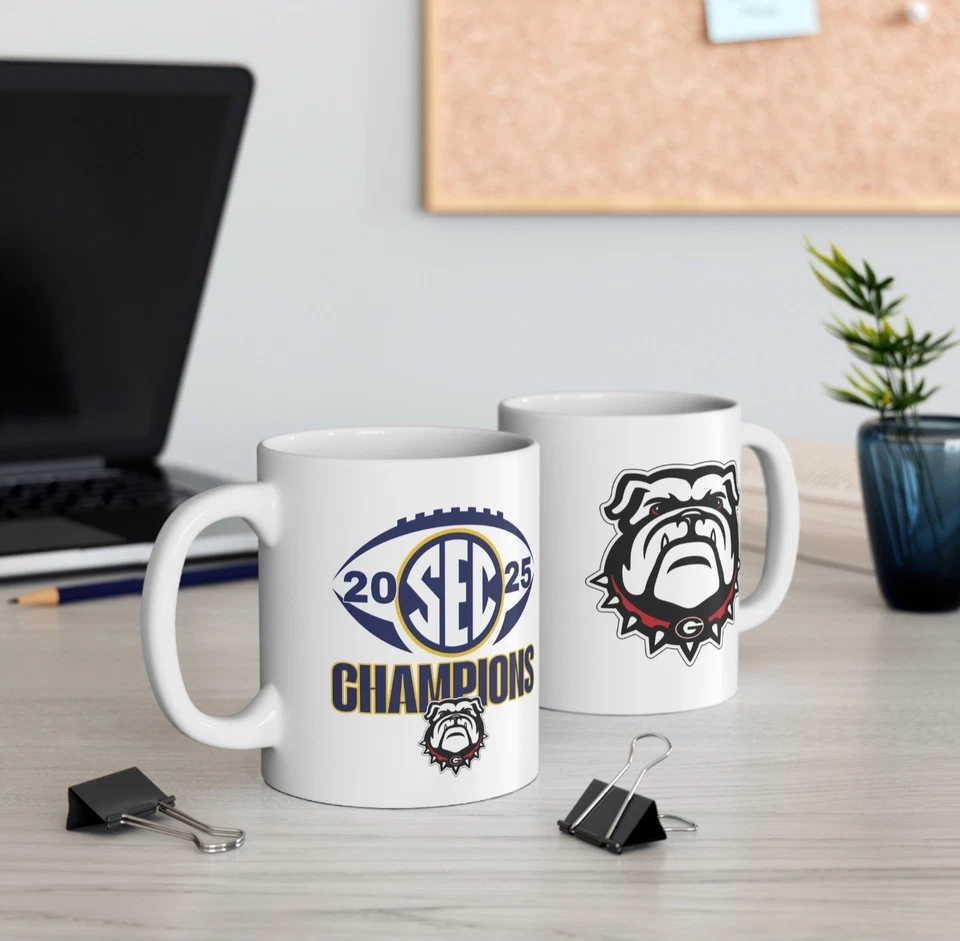 Taza de café SEC Champions 2025 de 15 onzas.  Bulldogs de Georgia Foto 3 de 3
