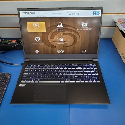 NP50RNC1 Clevo Sager 15.6'' i9-13900H 16GB RAM 1TB SSD GeForce RTX 3050 Win 11