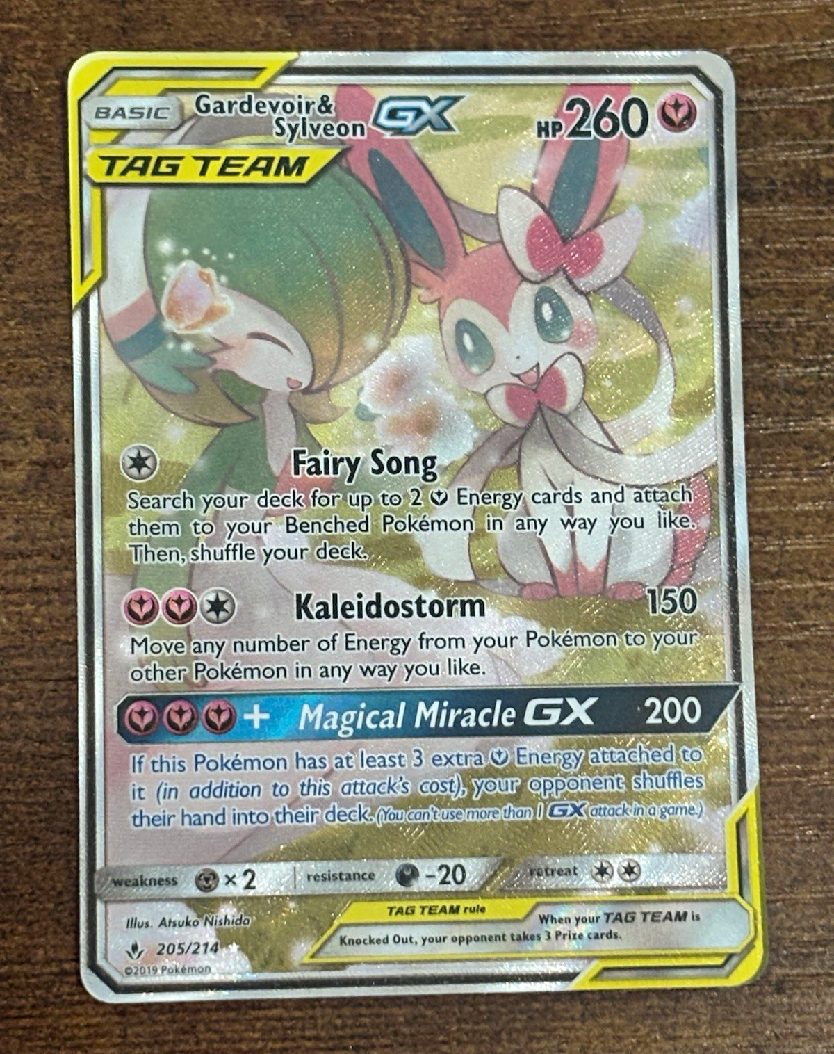 The Pokémon Company Gardevoir & Sylveon GX TAG TEAM 205/214 Holo EN 260