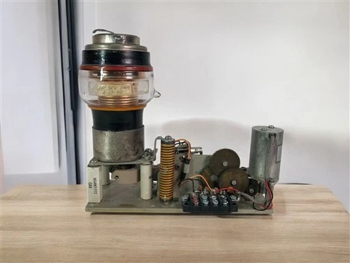 Collins Radio High Voltage Vacuum Relay Assembly Globe C25A-511 Motor, Vintage  - Image 2 of 4