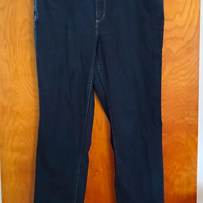 Eddie Bauer Women s Slightly Curvy Bootcut Mid-Rise Dark Wash Jeans 14 Long 14L