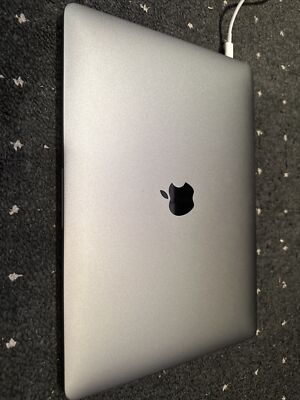 Apple MacBook Pro 13'' 2018 Touch Bar i7 2,7 GHz 16 GB RAM 256GB SSD Grau QWERTY