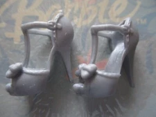 BARBIE DOLL / PAIR OF SHOES: BOOTS, PUMPS ....... (1308)