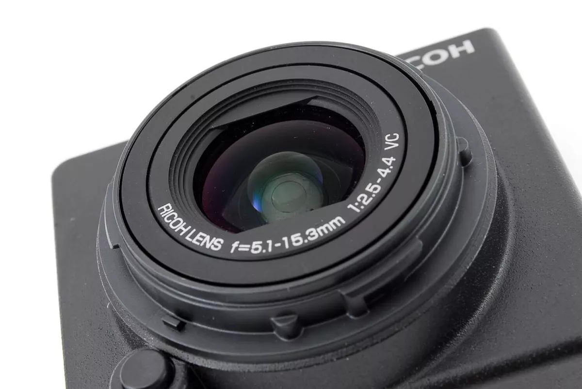 RICOH LENS S10 24-72mm F2.5-4.4-